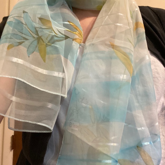 Beautiful Sheer Scarf from Bulgaria - Picture 2 of 7